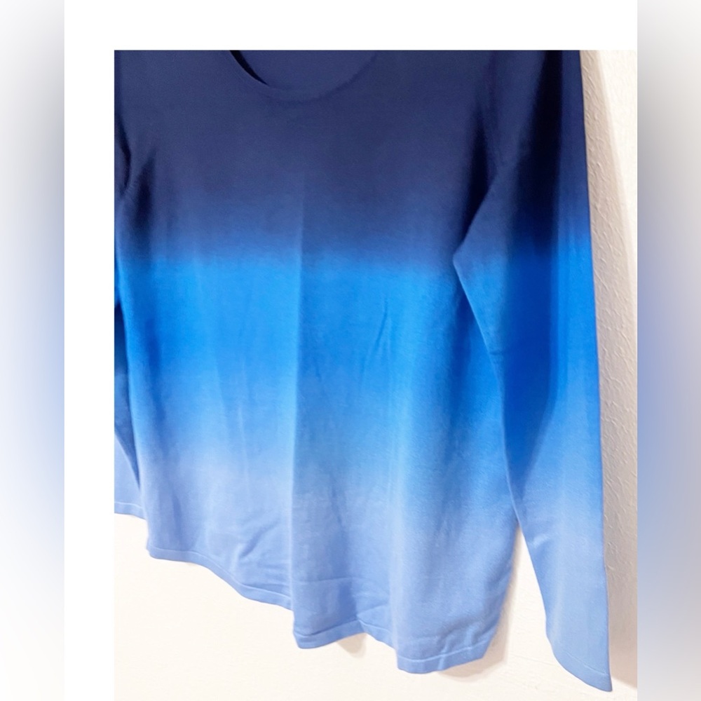 Chico's Dip Dye V-neck Pullover Lightweight Sweater Gradient Blue Long Sleeve - Picture 5 of 8